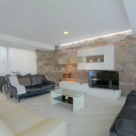 Vila El Duque Modern With Pool