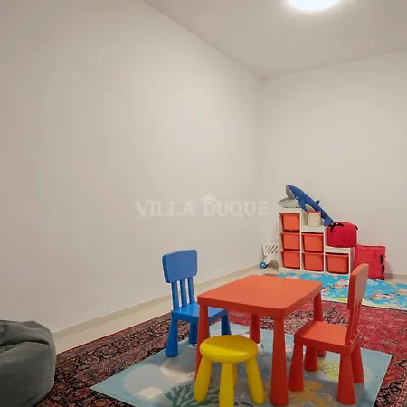 El Duque Modern With Pool 别墅