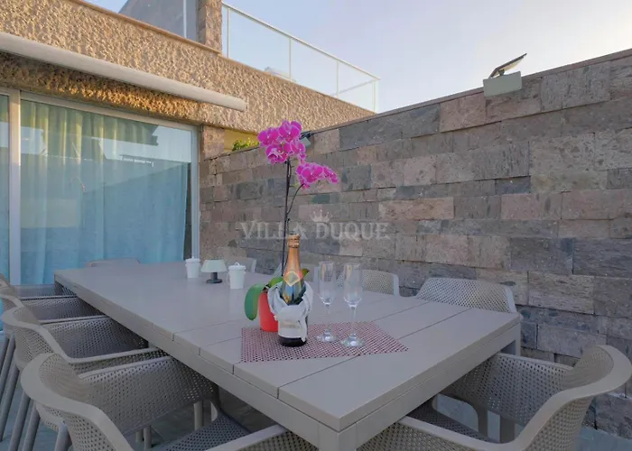 El Duque Modern With Pool 别墅 *