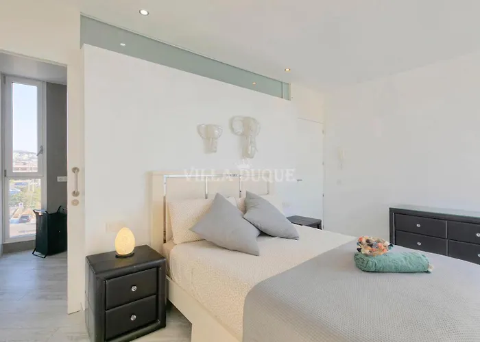 别墅 El Duque Modern With Pool 阿德耶