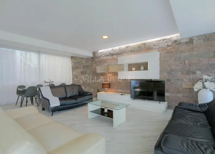 别墅 El Duque Modern With Pool