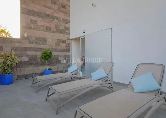 El Duque Modern With Pool 别墅 *